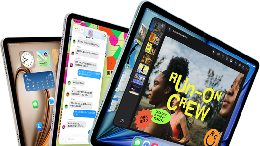 3台のiPad Airのディスプレイが扇状に配置されている。カラーはブルー、パープル、スターライト。前面と側面の外観。Keynoteアプリ、メッセージアプリなどのアプリを表示した画面とホーム画面が見えている