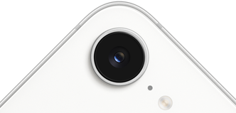 iPhone 17eの背面の外観の一部。カラーはホワイト、上部にFusionカメラが見えている