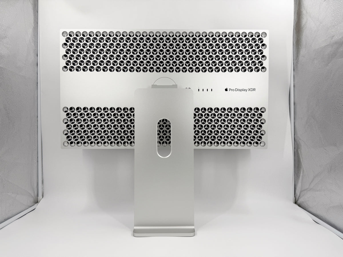 【リユースデバイス：ランクB】Apple Pro Display XDR 32インチ 6K 標準ガラス＋ Pro Stand セット