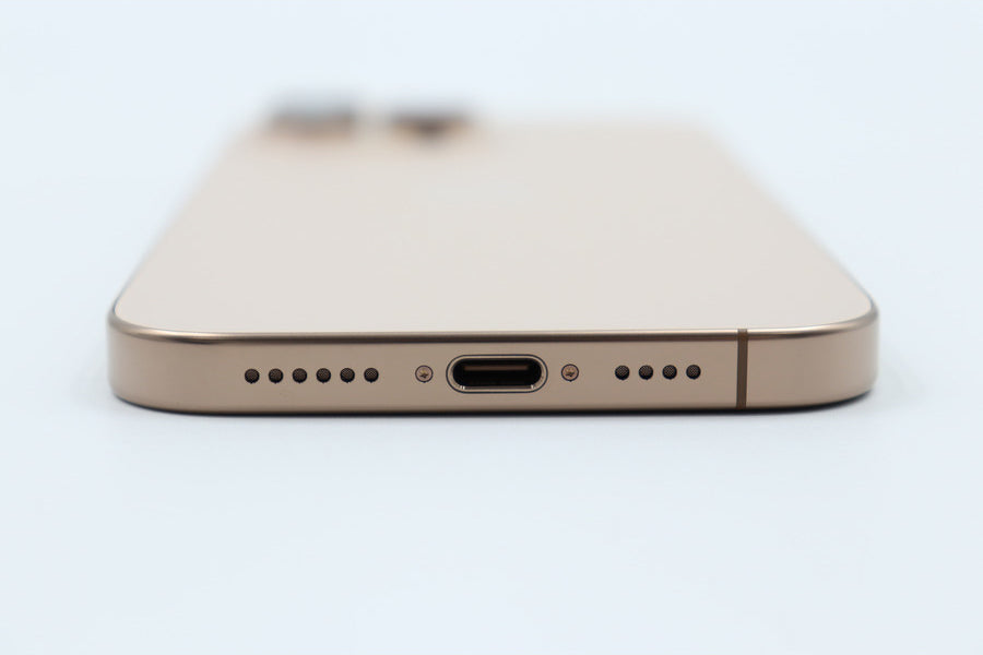 【リユースデバイス：ランクC】iPhone 16 Pro Max カメラ異常