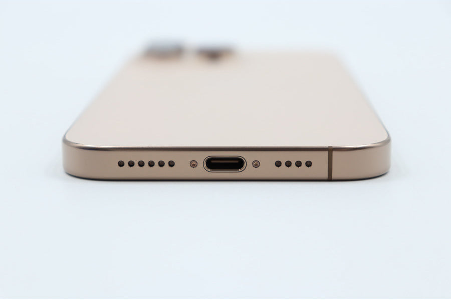 【リユースデバイス：ランクC】iPhone 16 Pro Max インカメラ異常