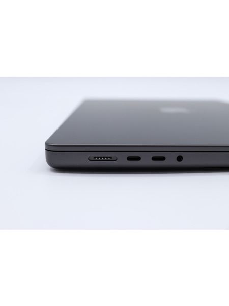【リユースデバイス】MacBook Pro 16インチ M3 Proチップ 詳細画像 スペースブラック 7